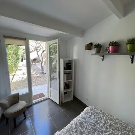 Holiday home Maison De Pecheurs - Coeur Du Brusc 250 M De La Six-Fours-les-Plages